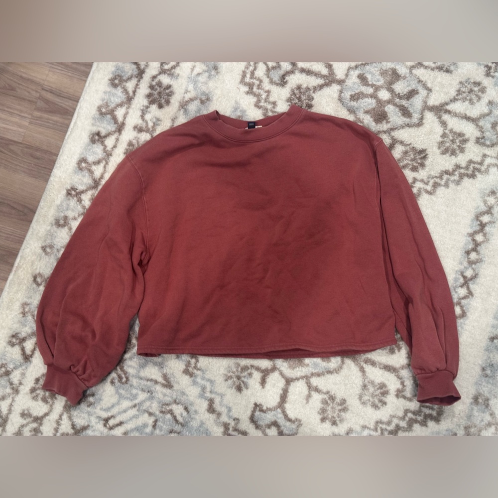 NWOT Universal Thread Burnt Orange Lightweight Crewneck